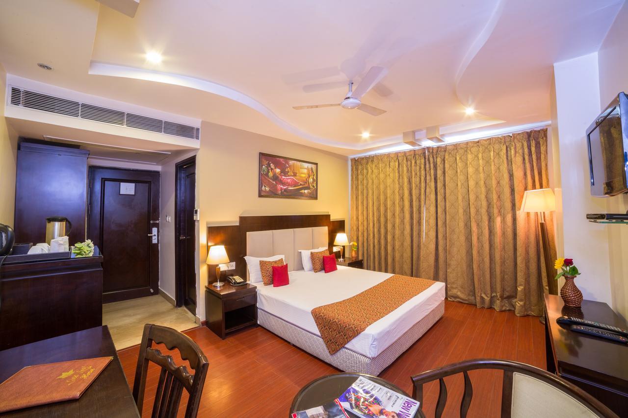 โกลด์ ลีฟ โฮเต็ล Hotel อุเดเปอร์ ภายนอก รูปภาพ