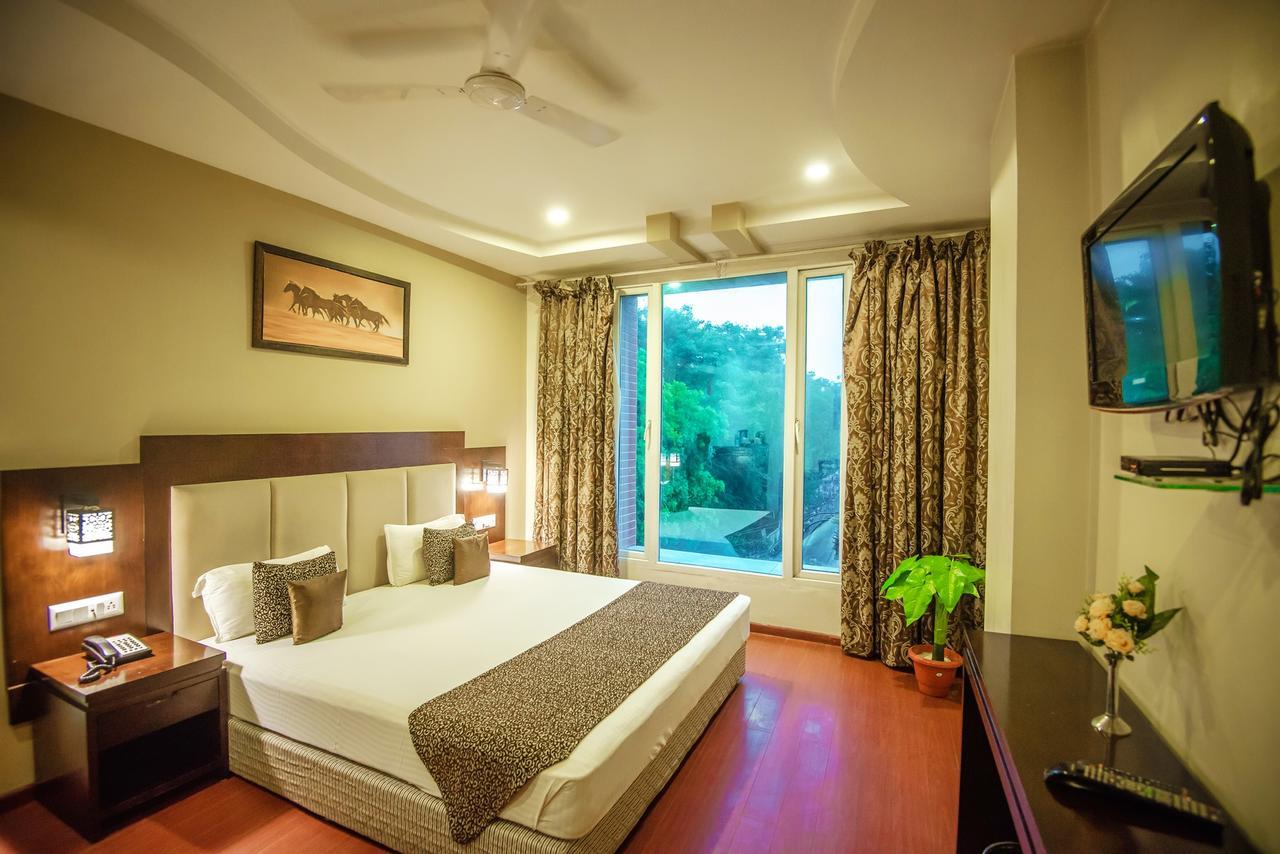 โกลด์ ลีฟ โฮเต็ล Hotel อุเดเปอร์ ภายนอก รูปภาพ