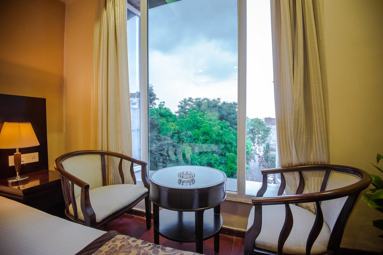 โกลด์ ลีฟ โฮเต็ล Hotel อุเดเปอร์ ภายนอก รูปภาพ